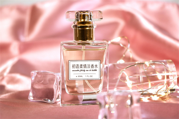 1642758420331049.jpg 香水