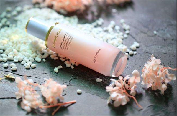 1643277472522071.jpg 爽肤水